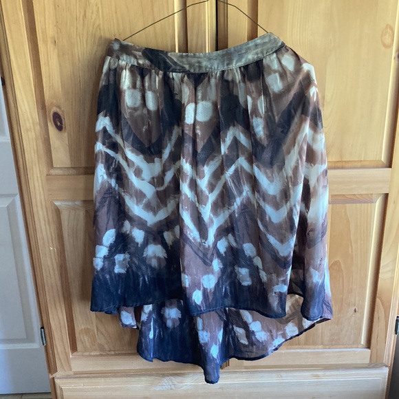 Hi Low Mid Skirt - Picture 2 of 3